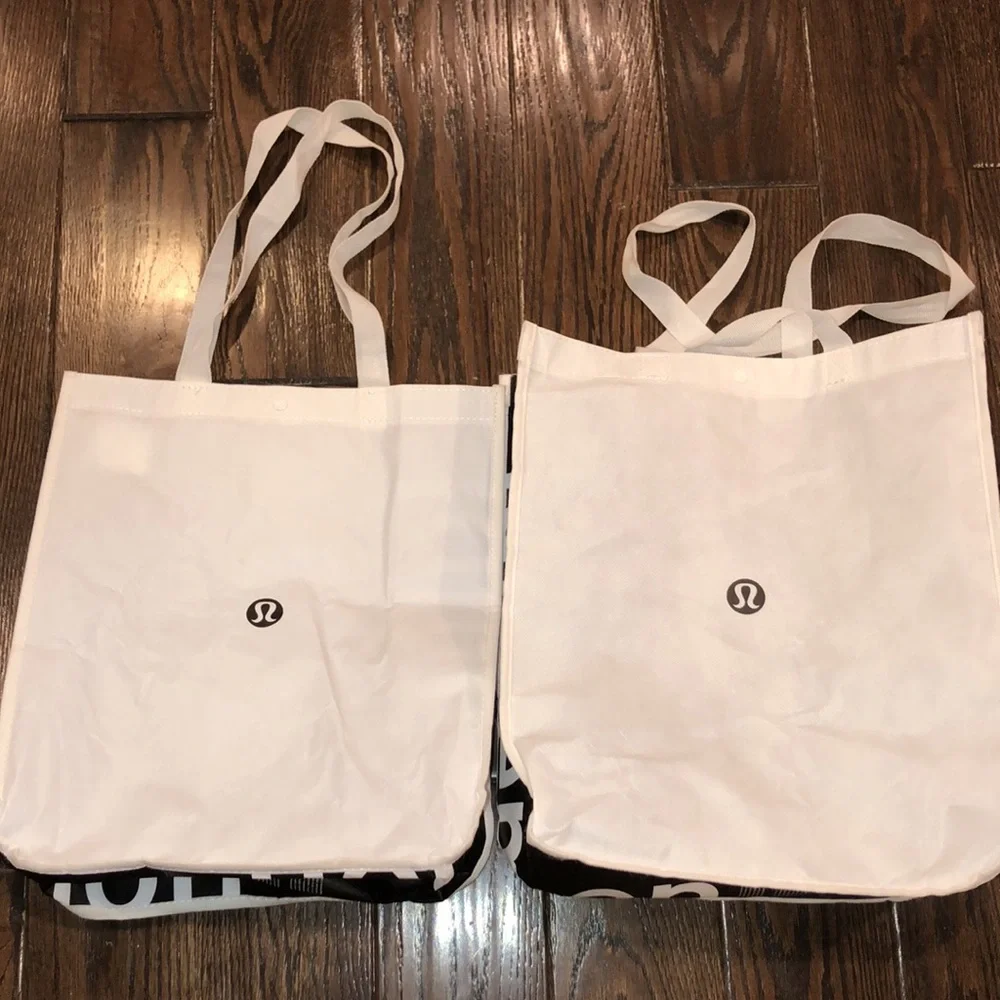 Lululemon Set of two reusable tote bags